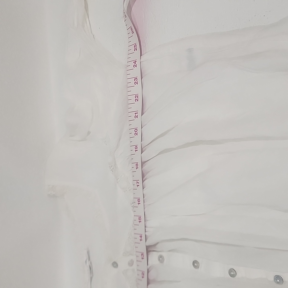 Queen Anne's Lace By Eileen West Elegant White Lace-Trimmed Nightgown - Picture 14 of 15